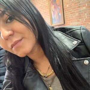 Meet your Posher, Ara